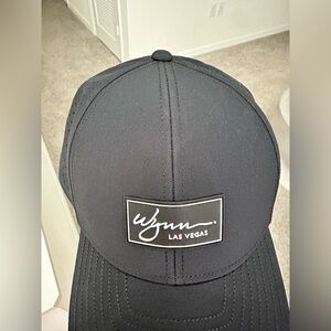 Wynn Black CLSC Hydro A-GM Top